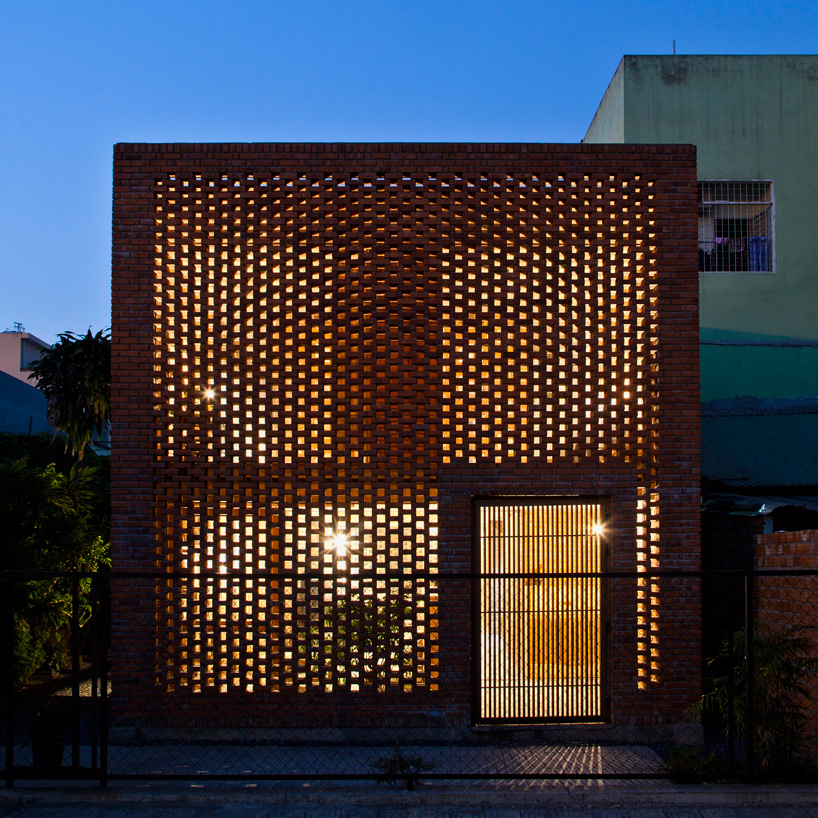 tropical-space-brick-termitary-house-da-nang-city-vietnam-designboom-11