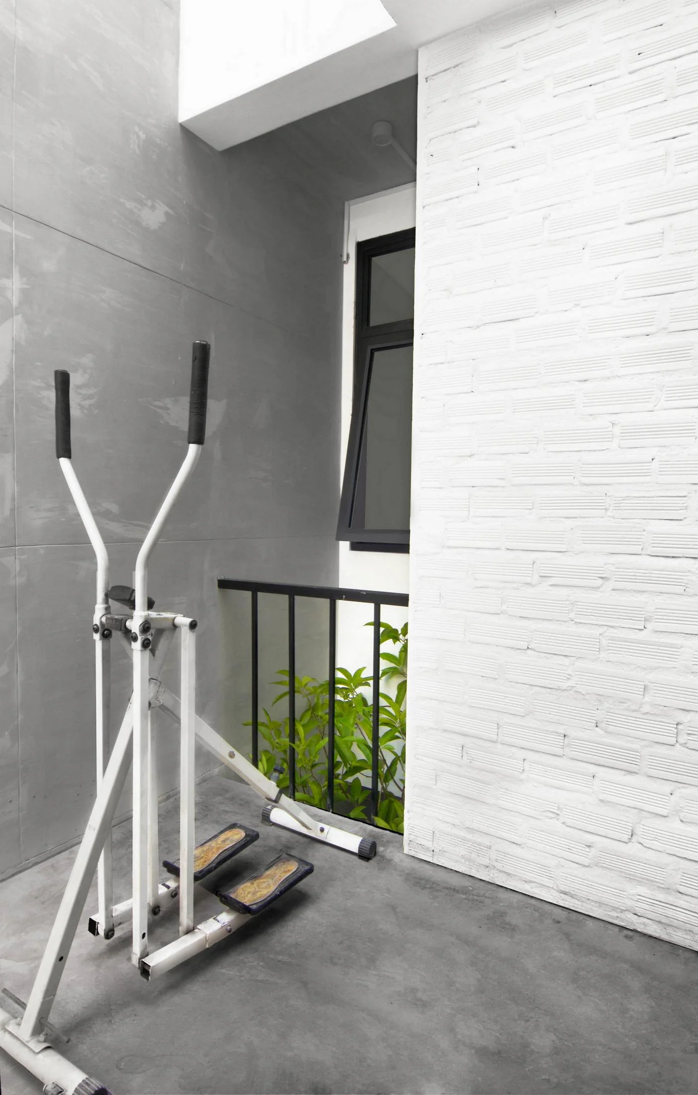 The Q10 House in Vietnam by Studio8
