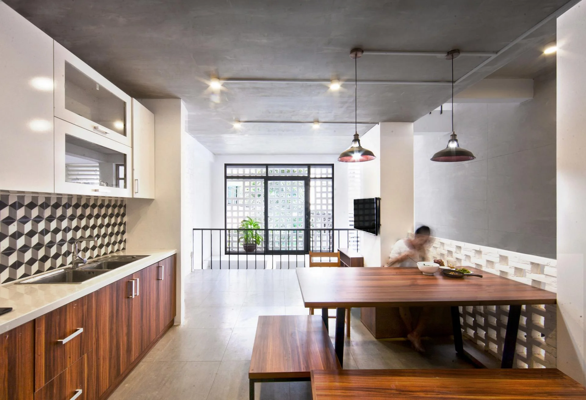 The Q10 House in Vietnam by Studio8