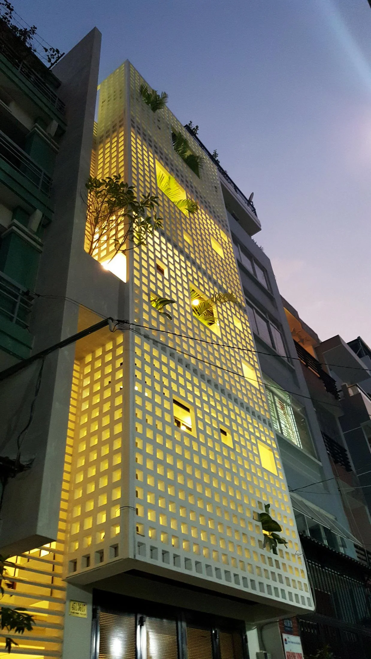 The Q10 House in Vietnam by Studio8
