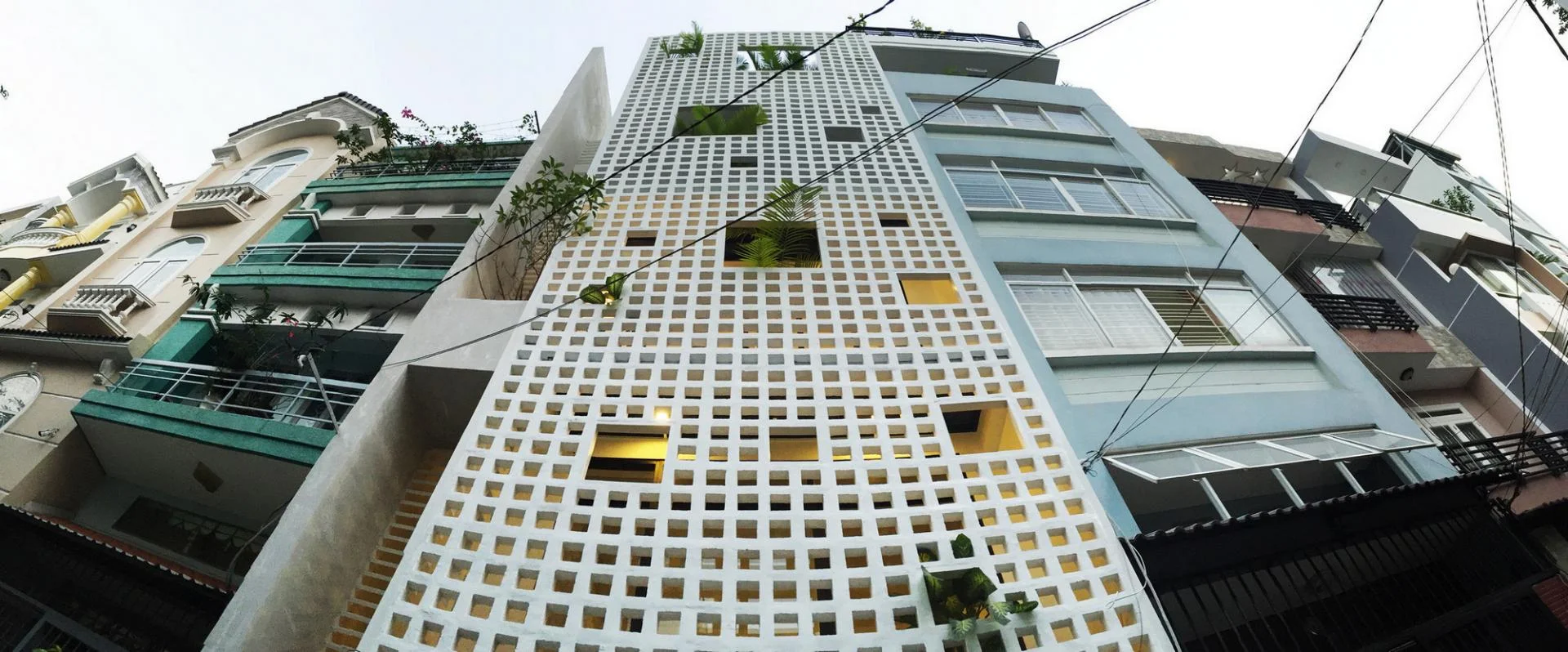 The Q10 House in Vietnam by Studio8