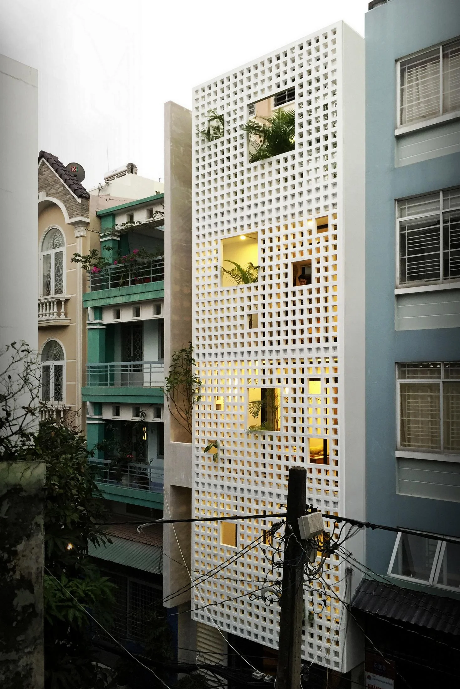 The Q10 House in Vietnam by Studio8