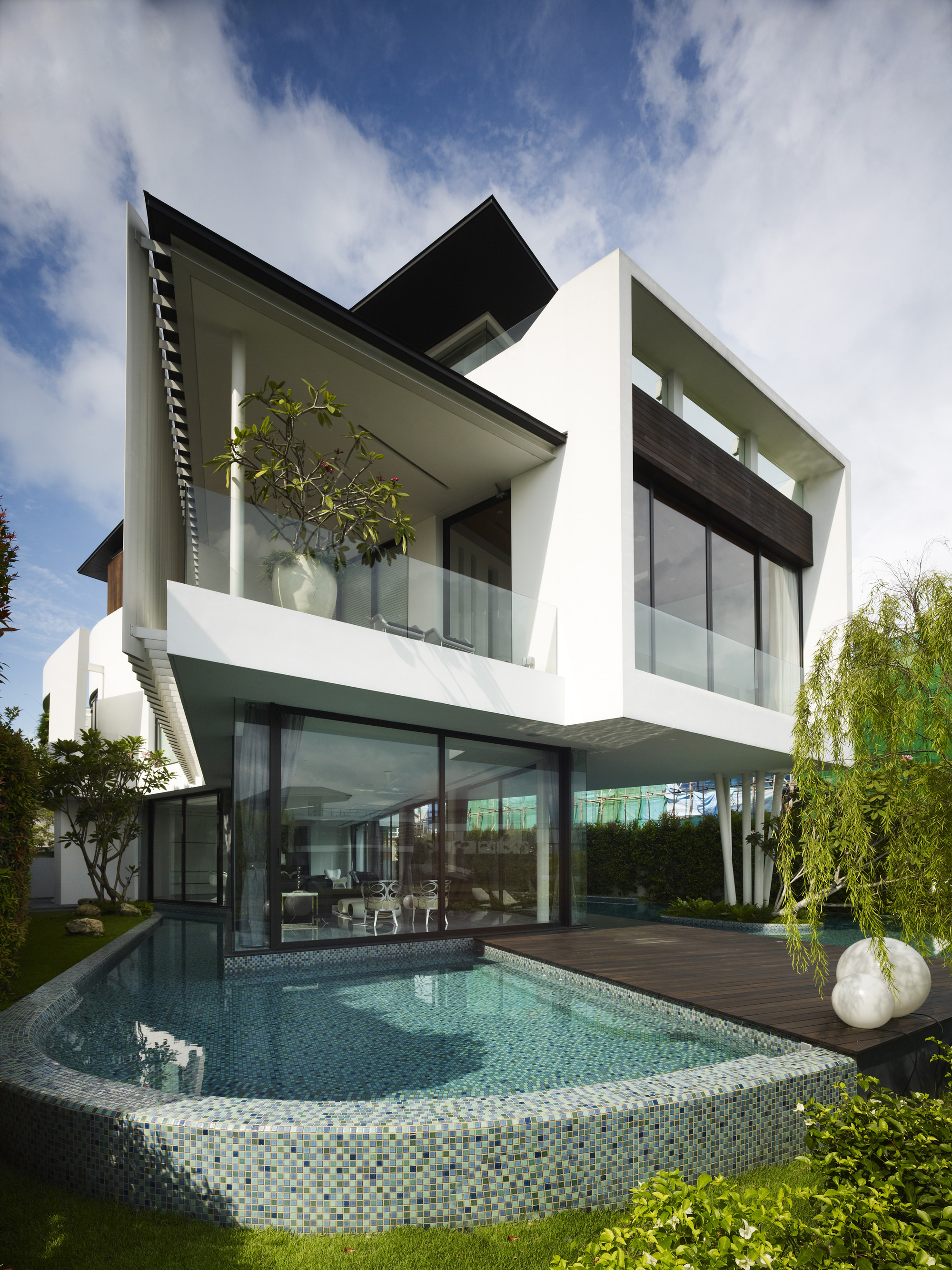 Cove Grove Residence in Singapore Aamer Architects