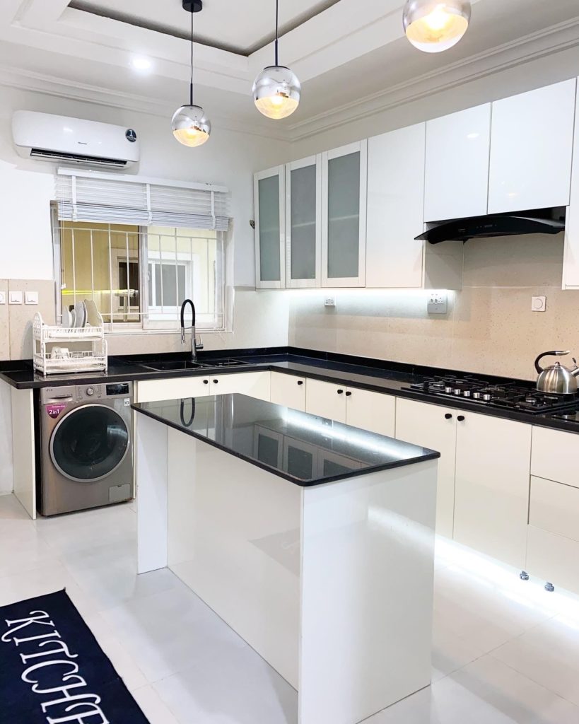 Modern White Kitchen Design And Build By Muji Muse Design 03 819x1024 