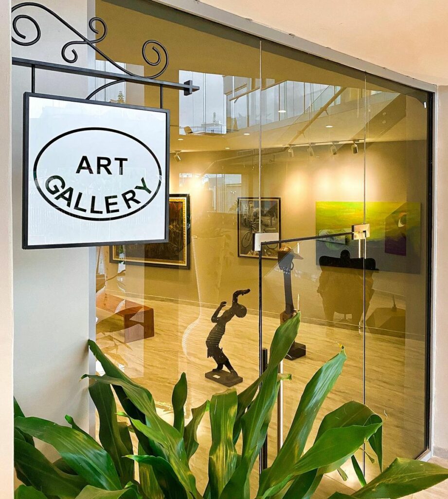 Art Gallery in Hotel Interior Design by Project Interior
