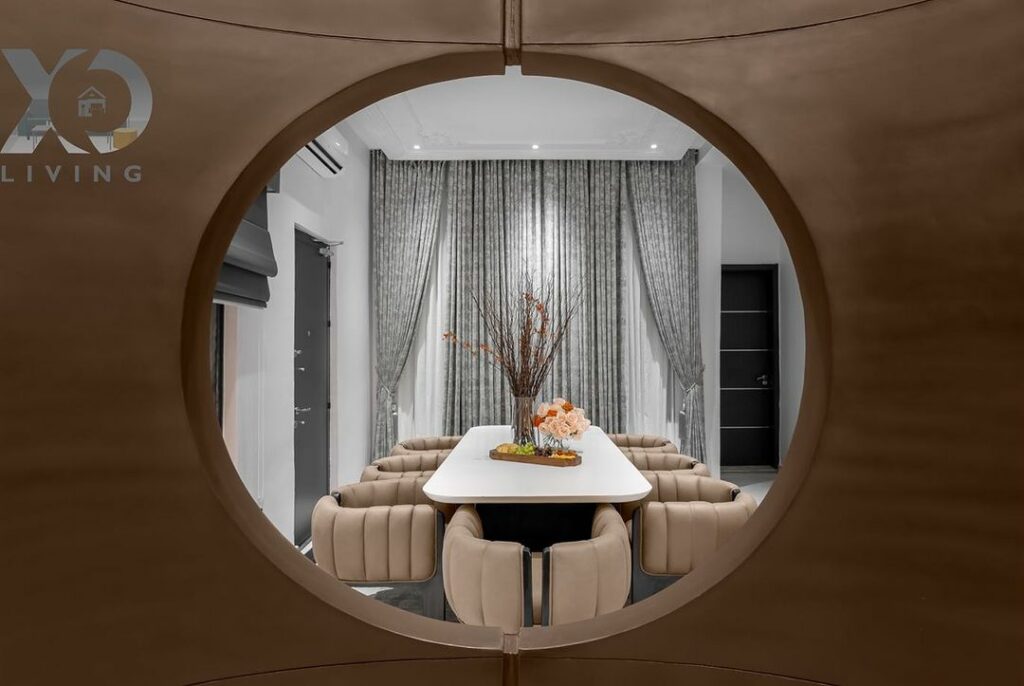 See through divider in Contemporary home interior design