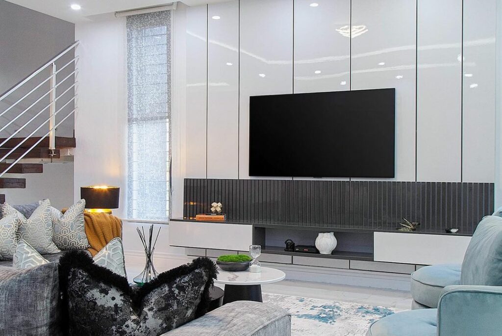 TV wall in living room design by Uloh Lifestyl