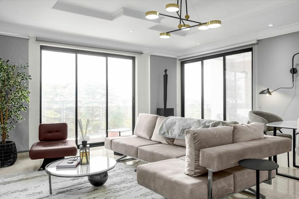Jayvane Interior's Trendy Neutral Living Room Design