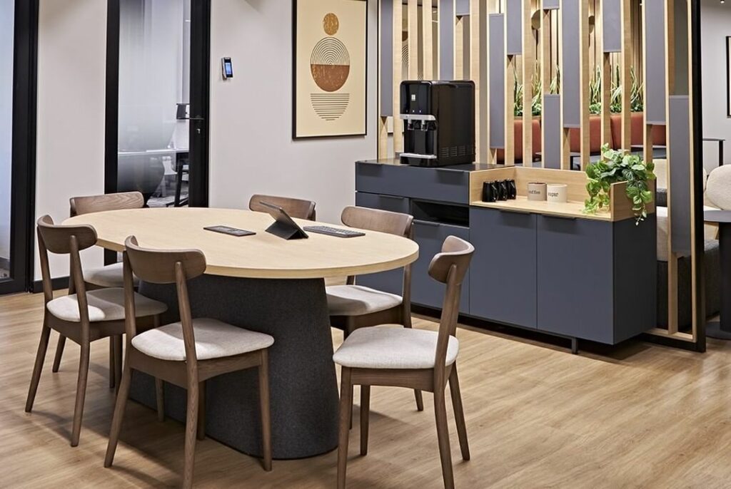 Meeting space in Workplace Design by Design Partnership for SEACOM