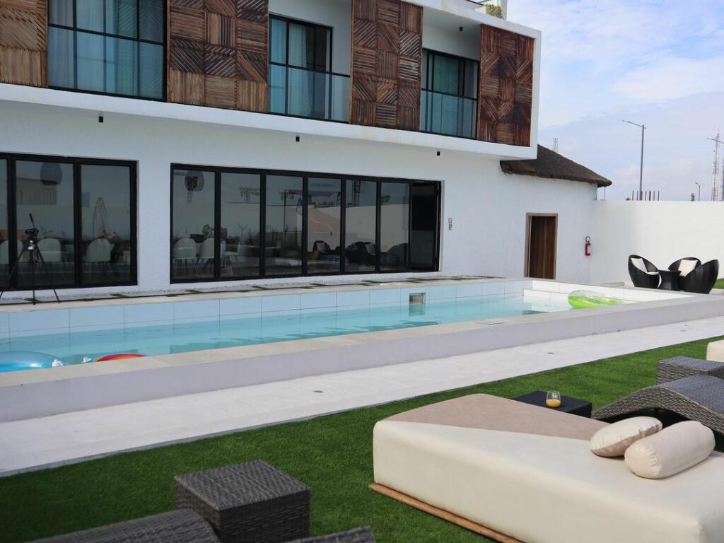 Pool side in Mera Mera Beach House Lagos