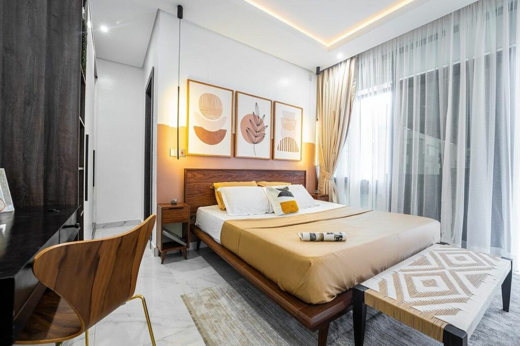 Contemporary Bedroom Design By Spazio Ideale 
