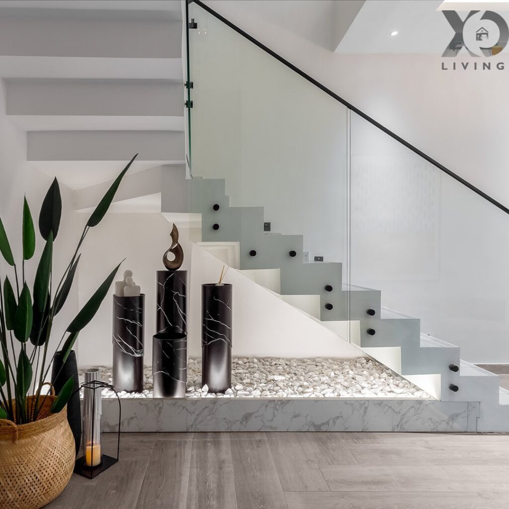 Stairhall in modern Home Interior Design by XO Living