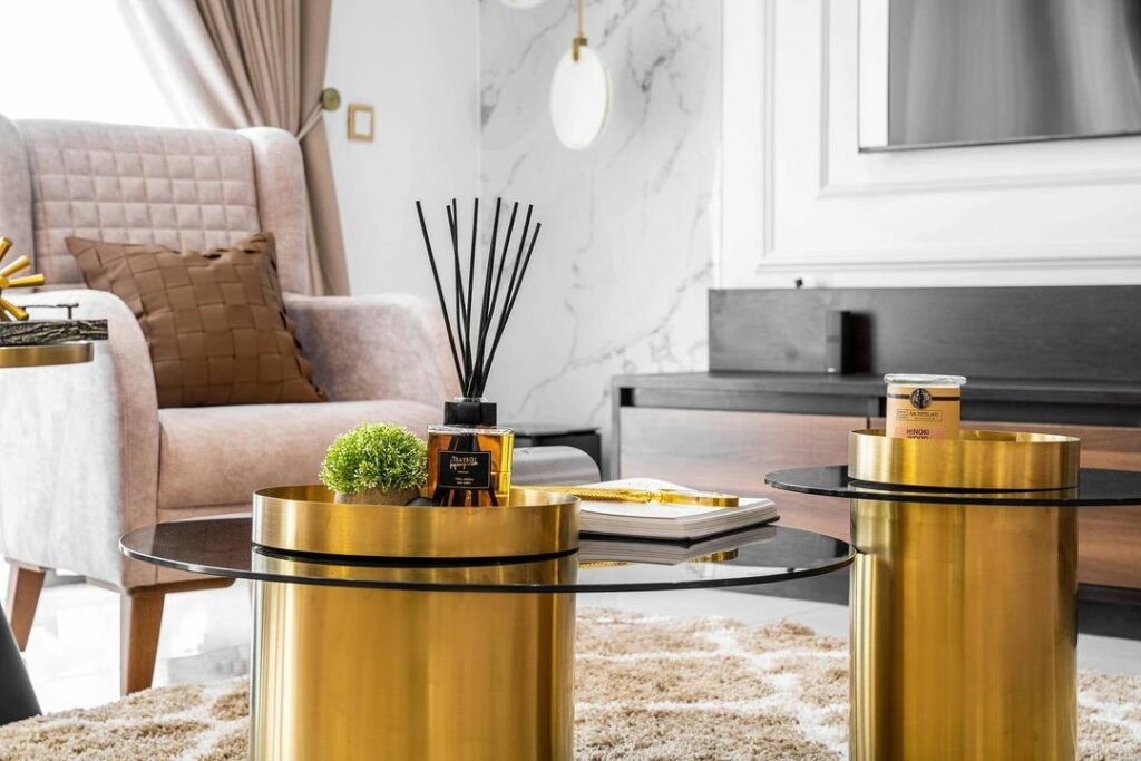 Coffe table in Luxurious Living Room By Maison Consulting