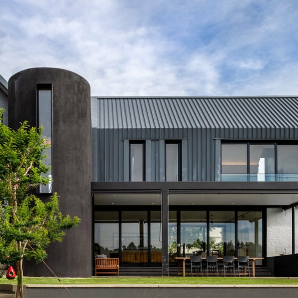Exterior view of Private home in South Africa by 255 Architects