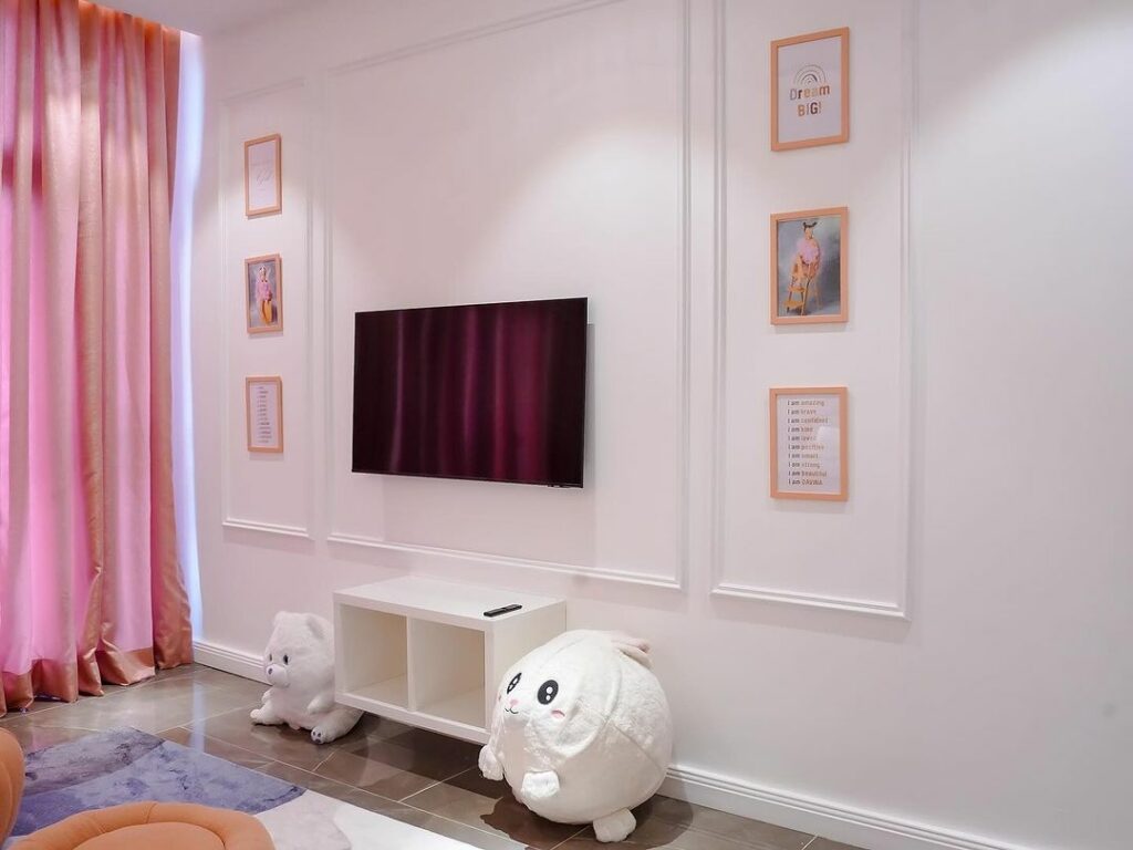 Minimal modern tv wall in children's bedroom.