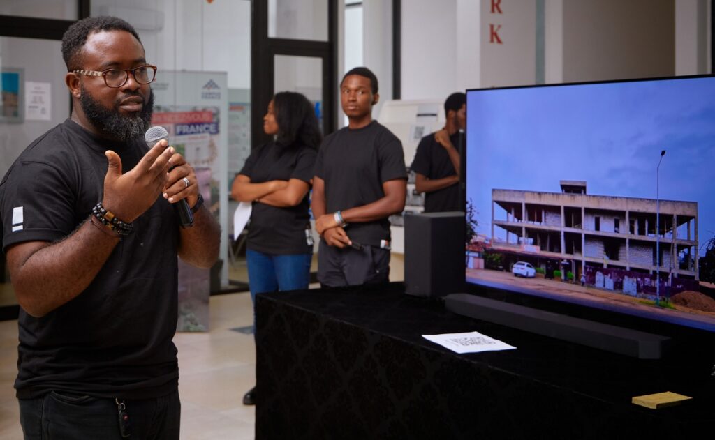 Man making a presentation at the HTL Africa X Samsung private showcase.