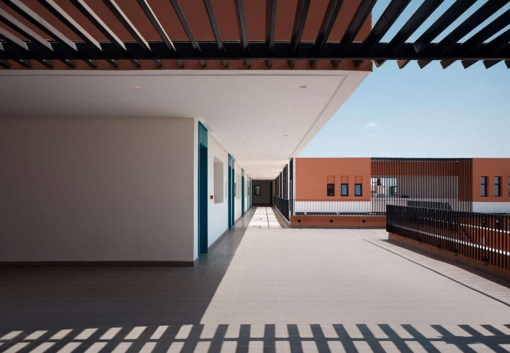 Semi-outdoor area in Jacques Majorelle School by Zarchitecture Studio